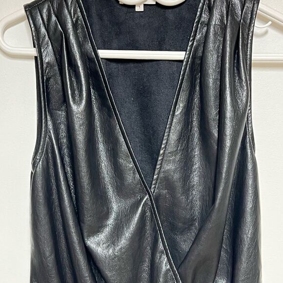 Good American Better Than Leather Faux Leather Wrap Bodysuit Sz 1 Small - Picture 8 of 10